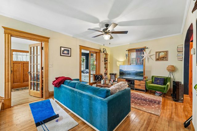 876 18th Avenue SE, Minneapolis, MN 55414