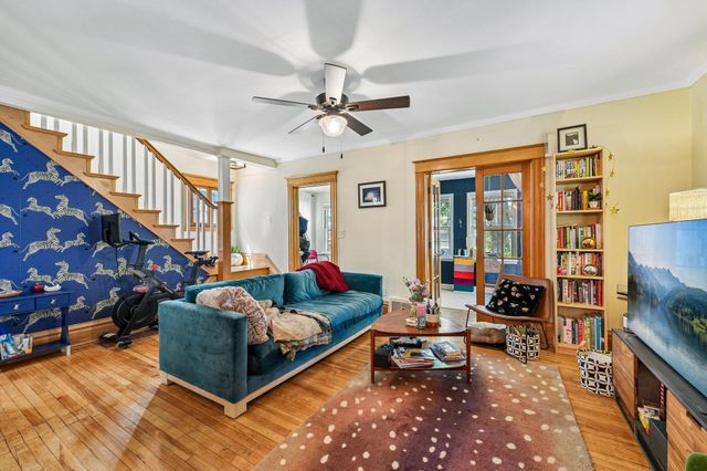 876 18th Avenue SE, Minneapolis, MN 55414