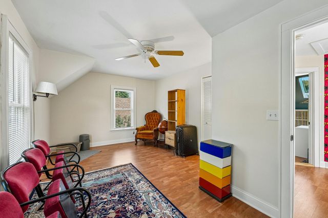 876 18th Avenue SE, Minneapolis, MN 55414