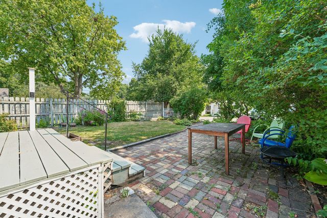 876 18th Avenue SE, Minneapolis, MN 55414