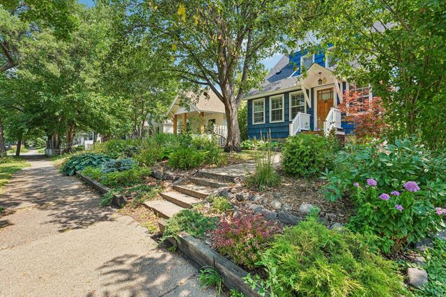 876 18th Avenue SE, Minneapolis, MN 55414