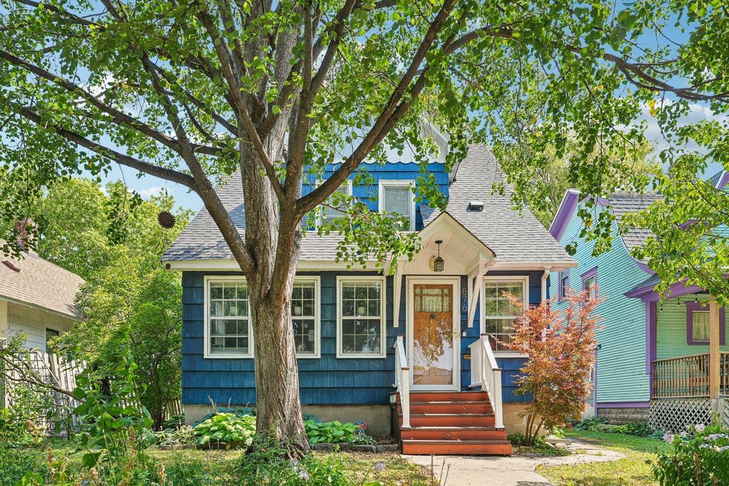 876 18th Avenue SE, Minneapolis, MN 55414