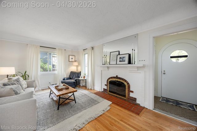 429 W Drayton Street, Ferndale, MI 48220