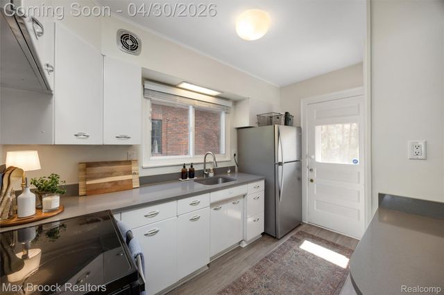 429 W Drayton Street, Ferndale, MI 48220