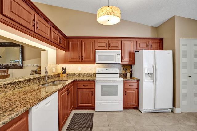 9011 NW 61st St, Tamarac, FL 33321
