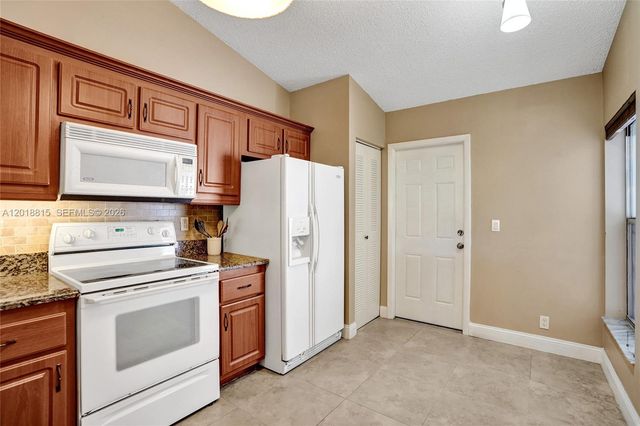 9011 NW 61st St, Tamarac, FL 33321