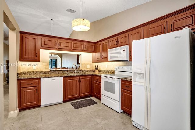 9011 NW 61st St, Tamarac, FL 33321