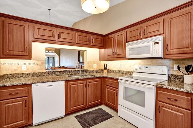 9011 NW 61st St, Tamarac, FL 33321
