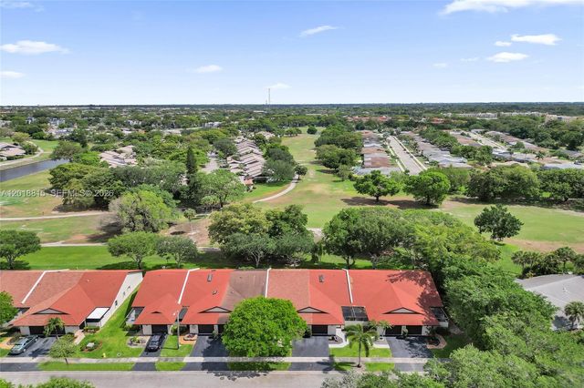 9011 NW 61st St, Tamarac, FL 33321