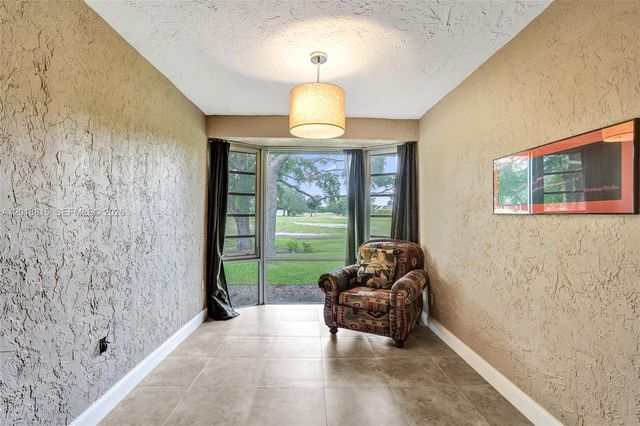 9011 NW 61st St, Tamarac, FL 33321