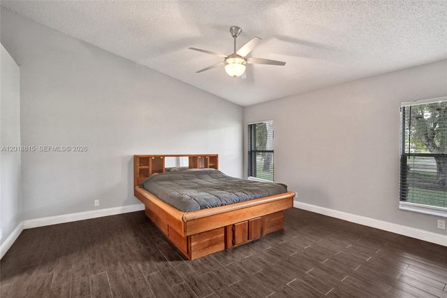 9011 NW 61st St, Tamarac, FL 33321