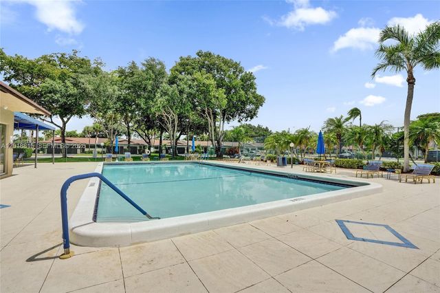 9011 NW 61st St, Tamarac, FL 33321