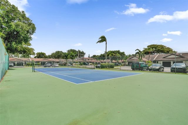 9011 NW 61st St, Tamarac, FL 33321