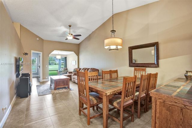 9011 NW 61st St, Tamarac, FL 33321