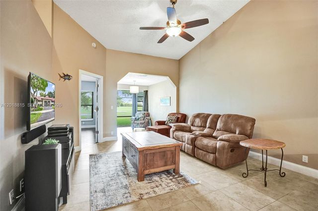 9011 NW 61st St, Tamarac, FL 33321