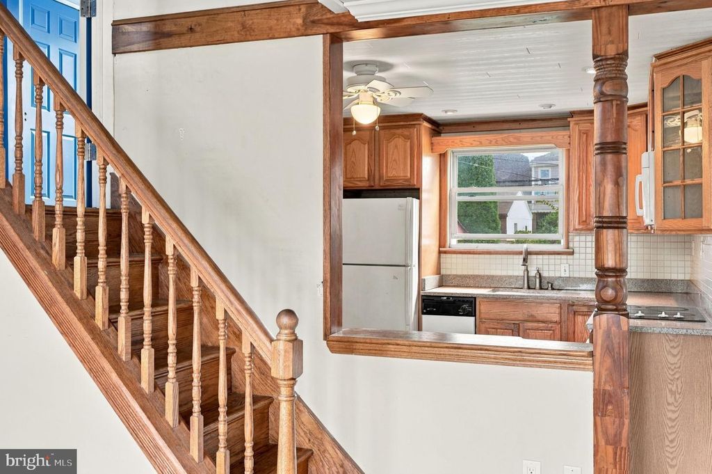 9 PATRICIAN ST, LEVITTOWN, PA 19057 — photo 3