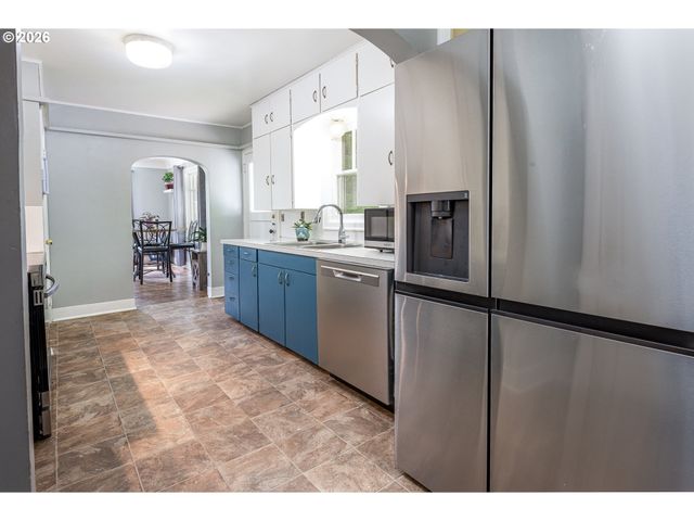 956 KELLY Blvd, Springfield, OR 97477