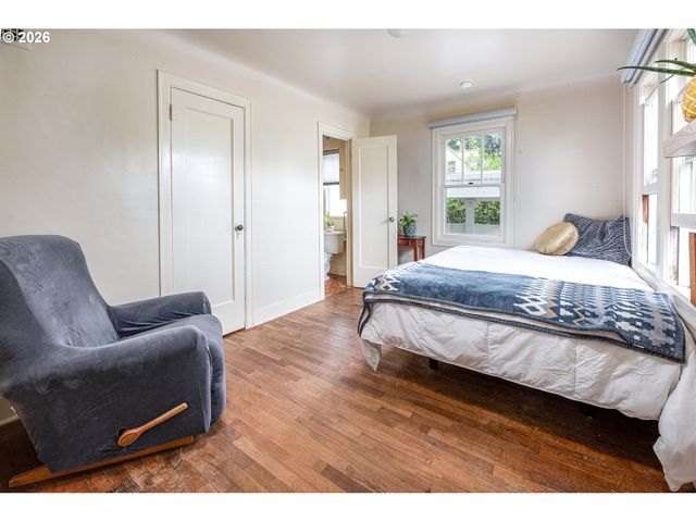 956 KELLY Blvd, Springfield, OR 97477
