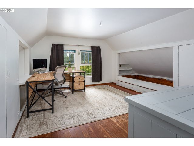 956 KELLY Blvd, Springfield, OR 97477