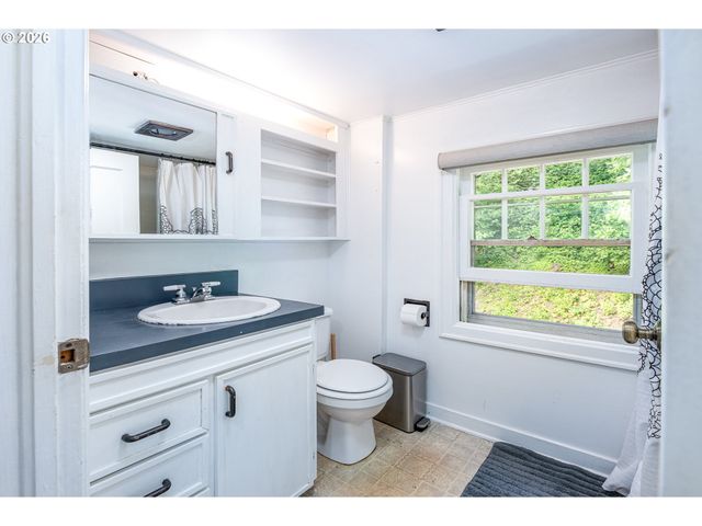 956 KELLY Blvd, Springfield, OR 97477