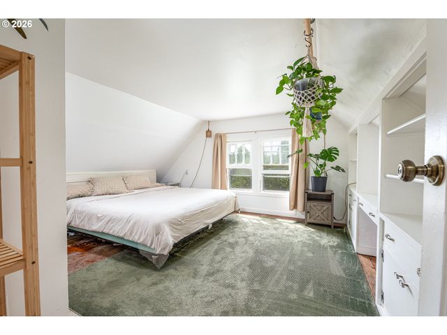 956 KELLY Blvd, Springfield, OR 97477
