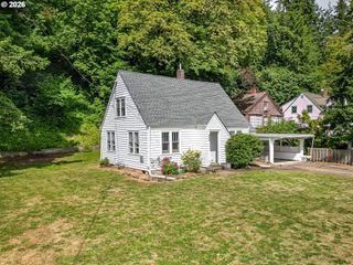 956 KELLY Blvd, Springfield, OR 97477