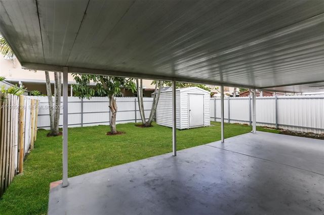 7681 NW 181st Ter, Hialeah, FL 33015