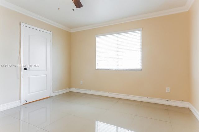 7681 NW 181st Ter, Hialeah, FL 33015