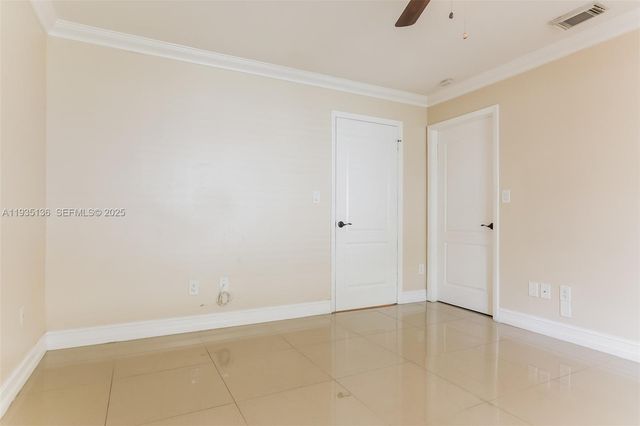 7681 NW 181st Ter, Hialeah, FL 33015