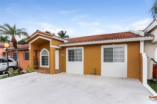 7681 NW 181st Ter, Hialeah, FL 33015