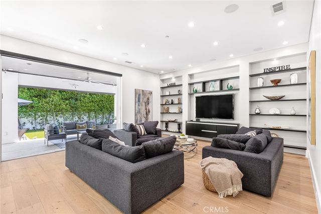 12606 Emelita Street, Valley Village, CA 91607
