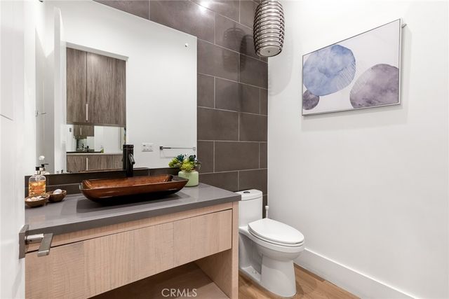 12606 Emelita Street, Valley Village, CA 91607