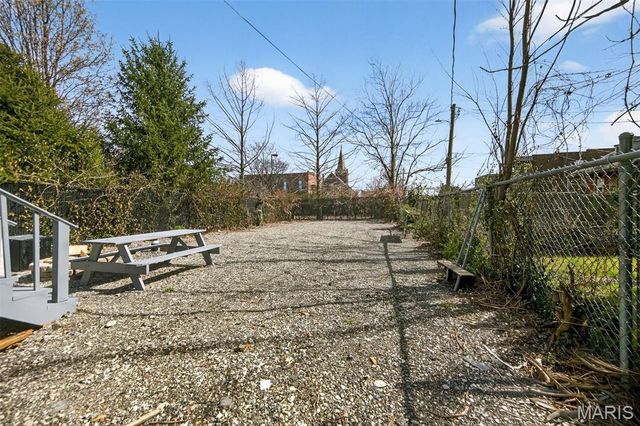 1468 E Warne Avenue, St Louis, MO 63107