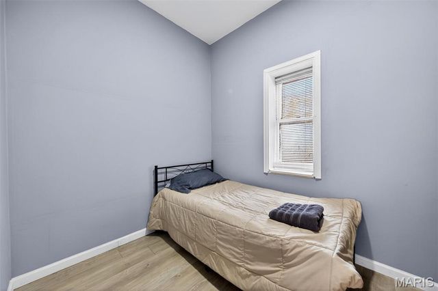 1468 E Warne Avenue, St Louis, MO 63107