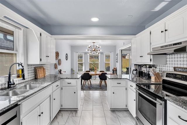 10208 Bradford Way, Yukon, OK 73099