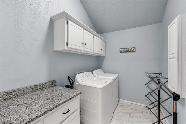 10208 Bradford Way, Yukon, OK 73099