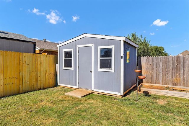 10208 Bradford Way, Yukon, OK 73099