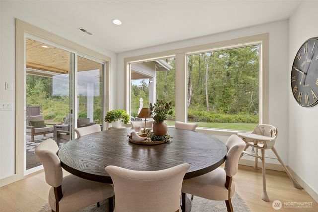 12055 Mundy Loss Road E, Buckley, WA 98321
