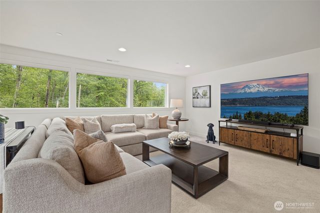 12055 Mundy Loss Road E, Buckley, WA 98321