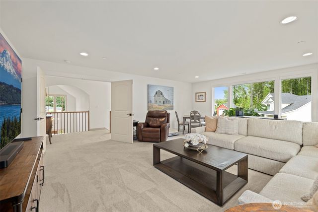 12055 Mundy Loss Road E, Buckley, WA 98321