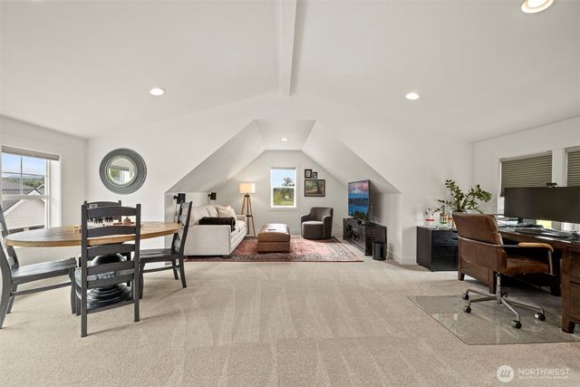 12055 Mundy Loss Road E, Buckley, WA 98321