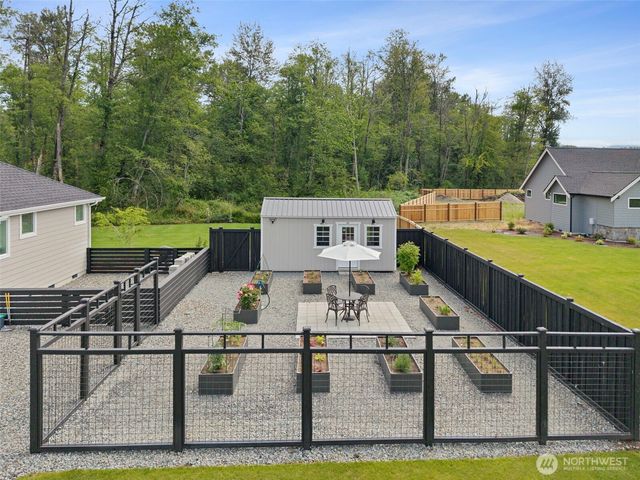 12055 Mundy Loss Road E, Buckley, WA 98321
