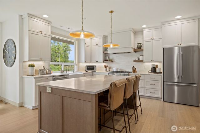 12055 Mundy Loss Road E, Buckley, WA 98321