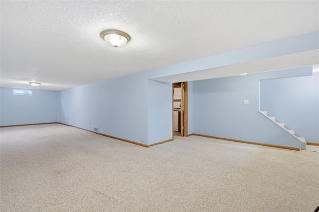 6671 NW 4th Court, Des Moines, IA 50313