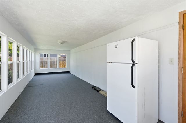 6671 NW 4th Court, Des Moines, IA 50313