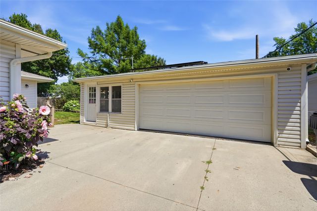 6671 NW 4th Court, Des Moines, IA 50313