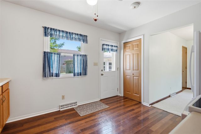 6671 NW 4th Court, Des Moines, IA 50313