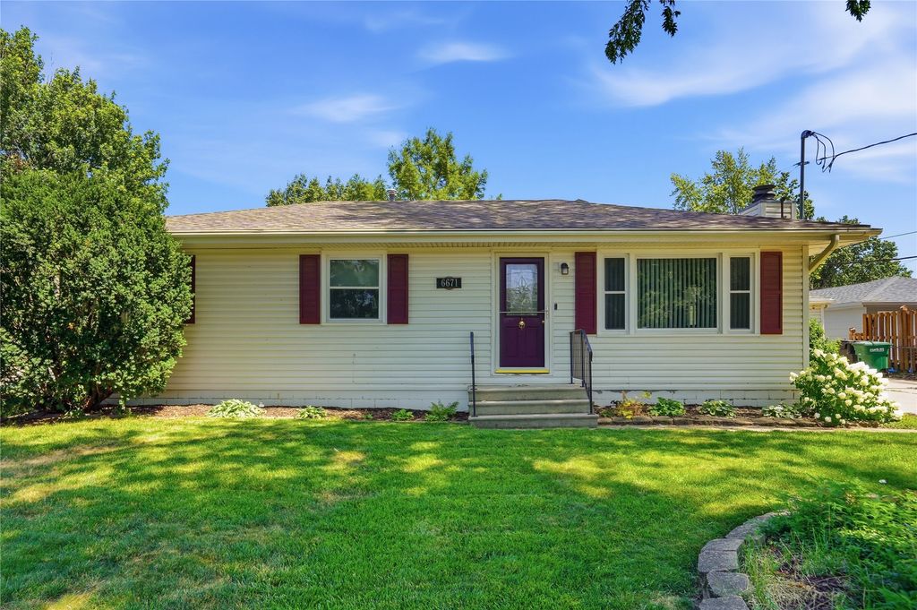 6671 NW 4th Court, Des Moines, IA 50313