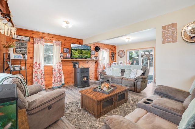 11 Gale Road, Mongaup Valley, NY 12762