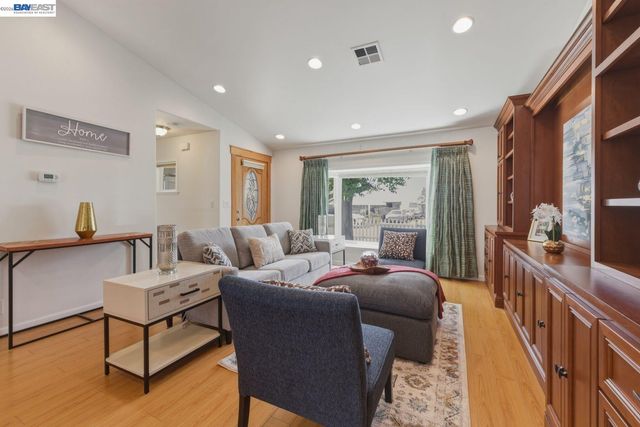 3454 Baumberg Ave, Hayward, CA 94545